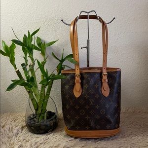 Auth LV Bucket PM Monogram Canvas